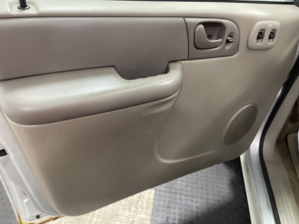 2003 Dodge Caravan SE