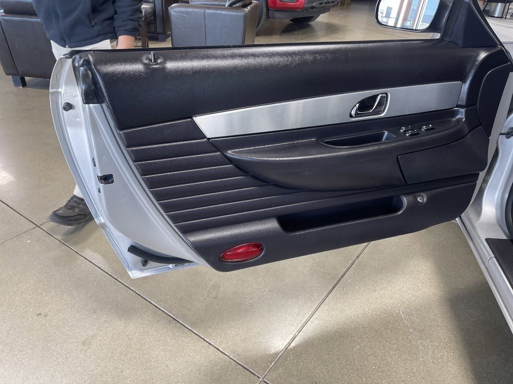 2004 Ford Thunderbird Base