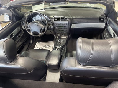 2004 Ford Thunderbird Base