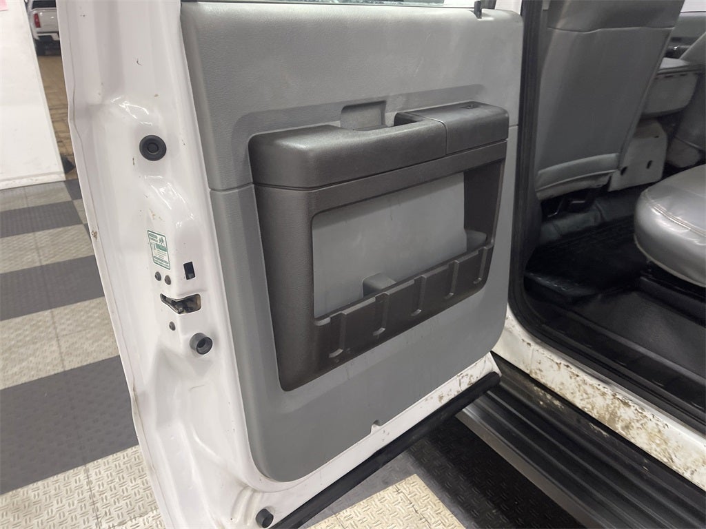 2015 Ford F-350 Chassis XL