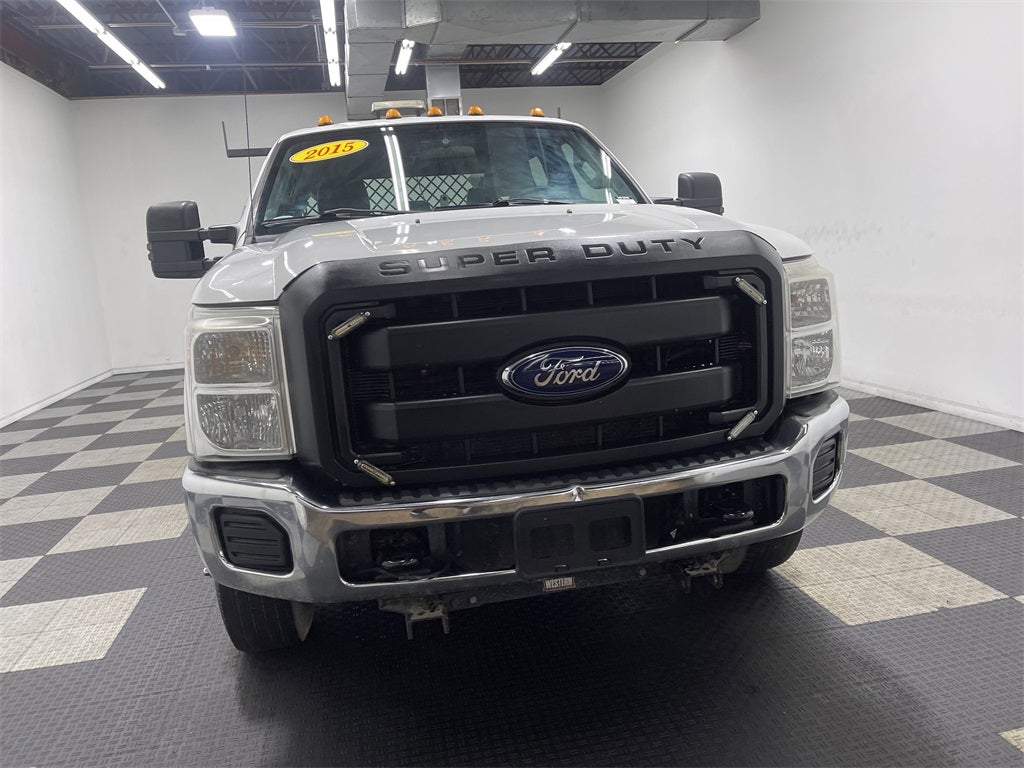 2015 Ford F-350 Chassis XL