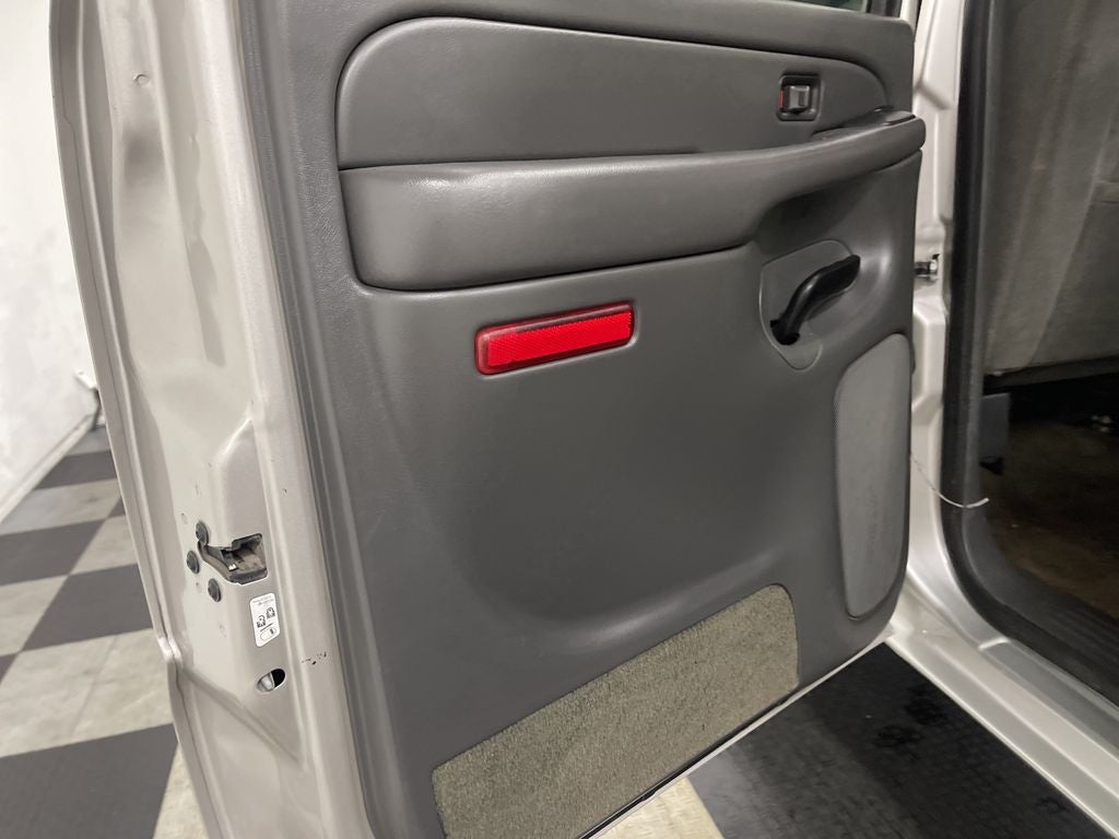 2004 Chevrolet Silverado 2500HD LS