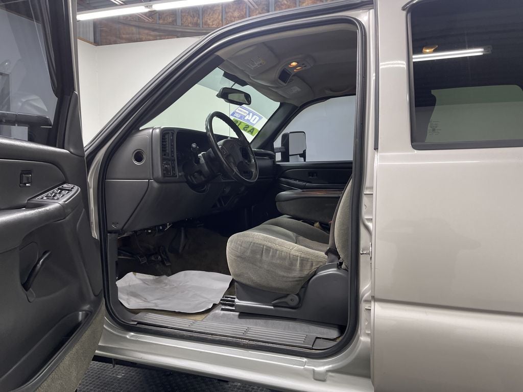 2004 Chevrolet Silverado 2500HD LS