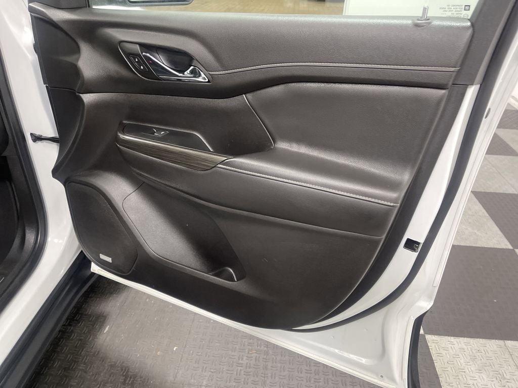 2023 GMC Acadia AWD SLT