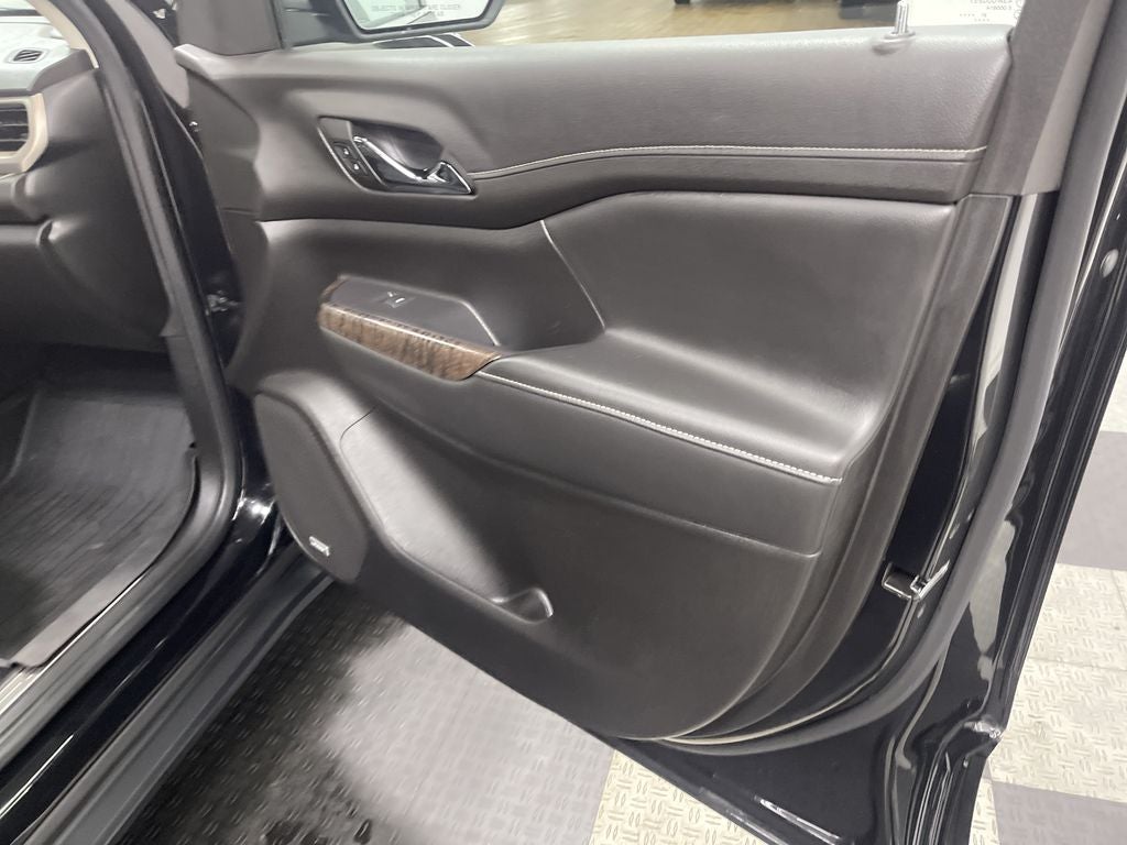2022 GMC Acadia AWD Denali
