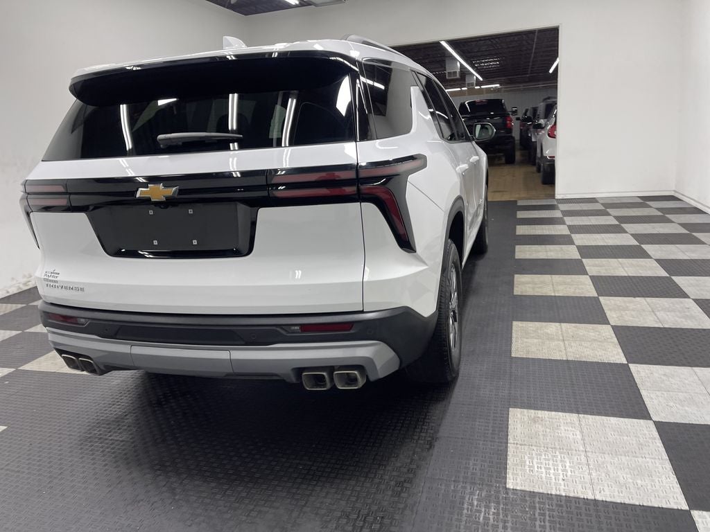 2026 Chevrolet Traverse FWD LT