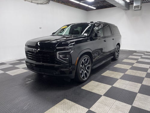 2025 Chevrolet Suburban 4WD RST