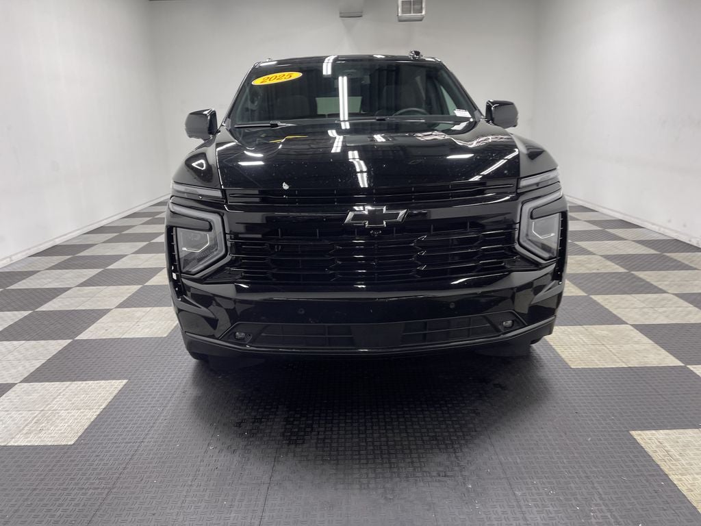 2025 Chevrolet Suburban 4WD RST