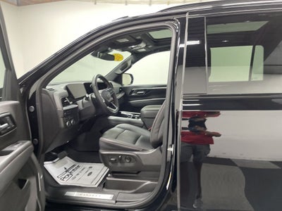 2025 Chevrolet Suburban 4WD RST