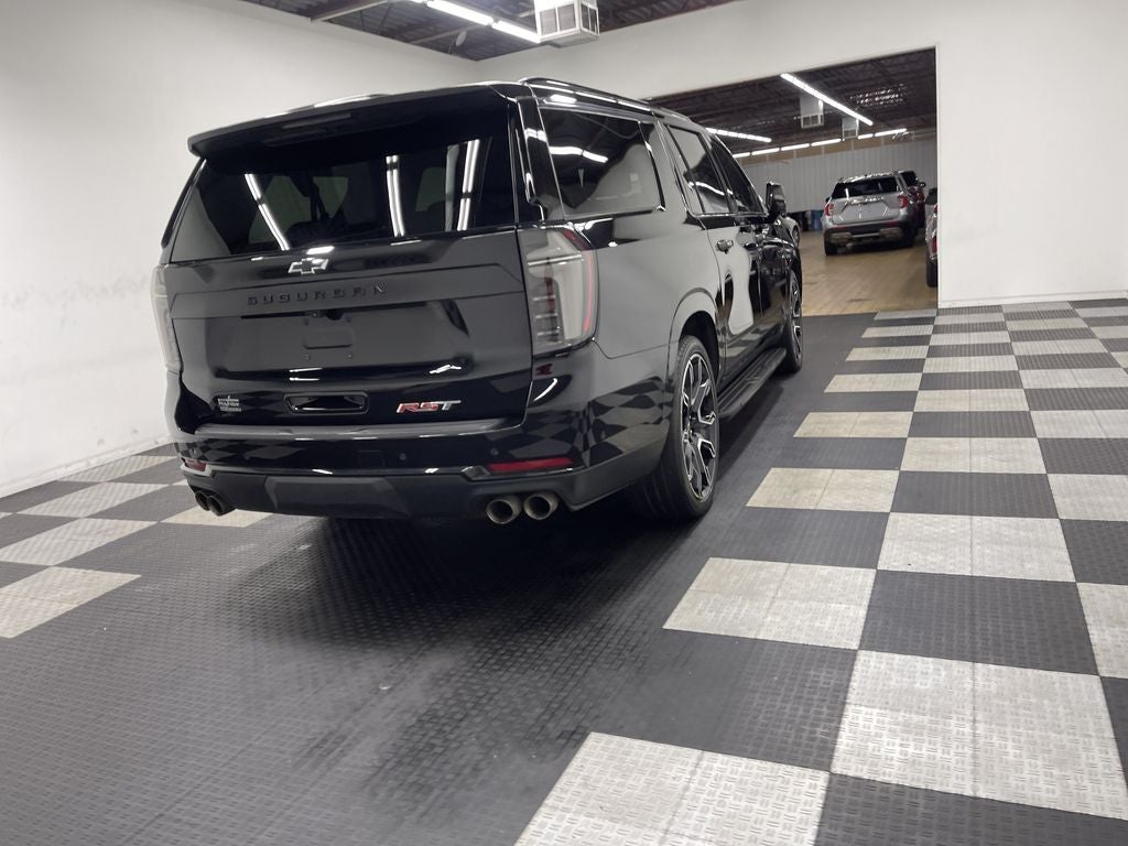 2025 Chevrolet Suburban 4WD RST