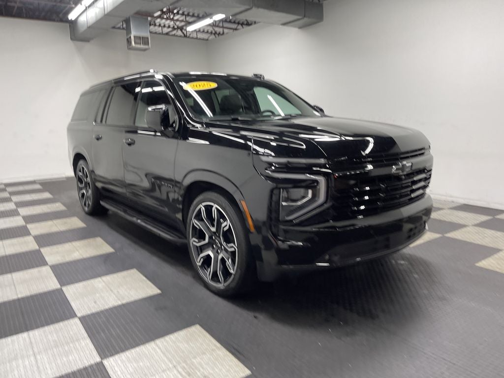 2025 Chevrolet Suburban 4WD RST