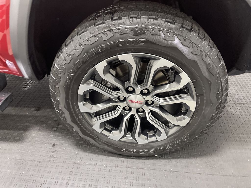 2023 GMC Canyon 4WD Crew Cab Short Box Denali