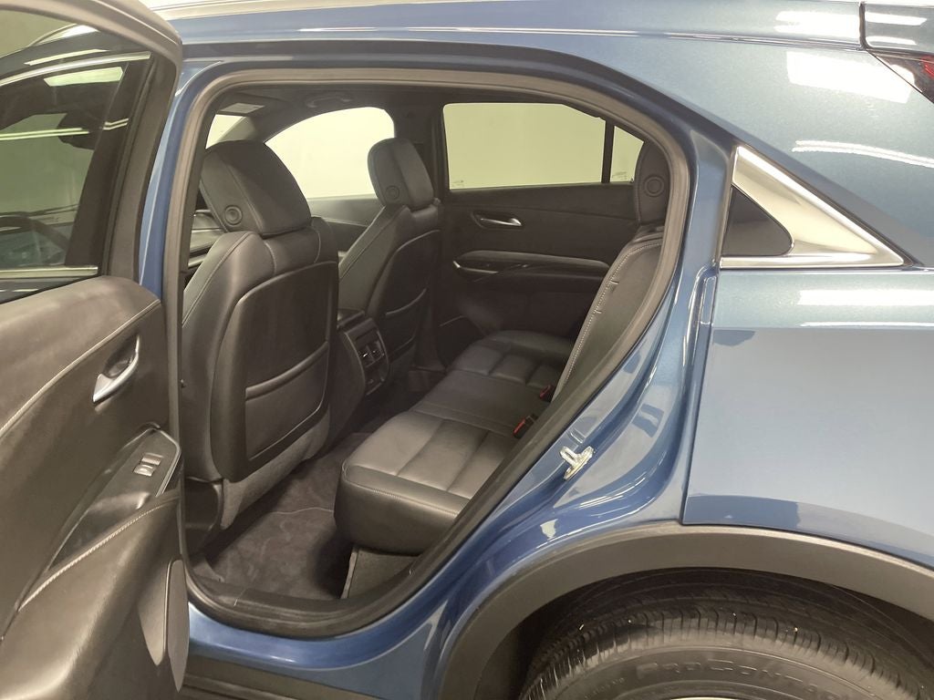 2025 Cadillac XT4 FWD Premium Luxury