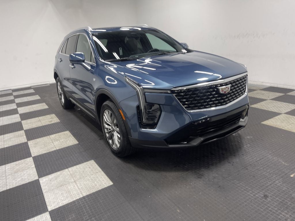 2025 Cadillac XT4 FWD Premium Luxury