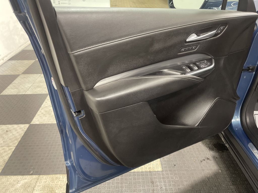 2025 Cadillac XT4 FWD Premium Luxury