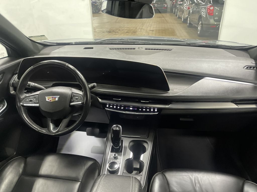 2024 Cadillac XT4 FWD Premium Luxury