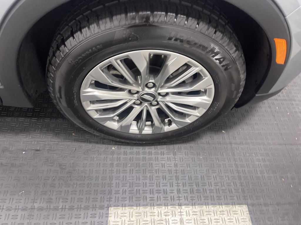 2024 Cadillac XT4 FWD Premium Luxury