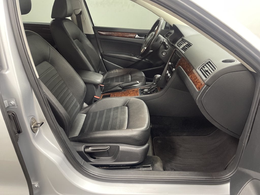 2012 Volkswagen Passat 2.5L SEL