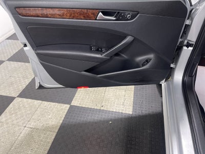 2012 Volkswagen Passat 2.5L SEL