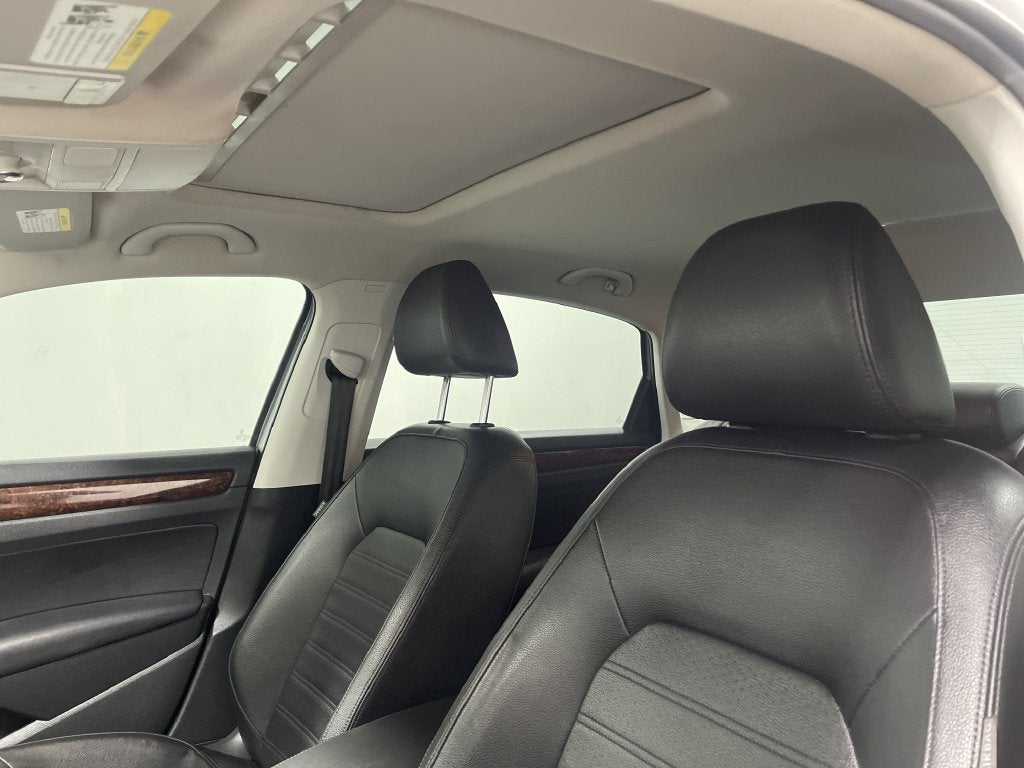 2012 Volkswagen Passat 2.5L SEL