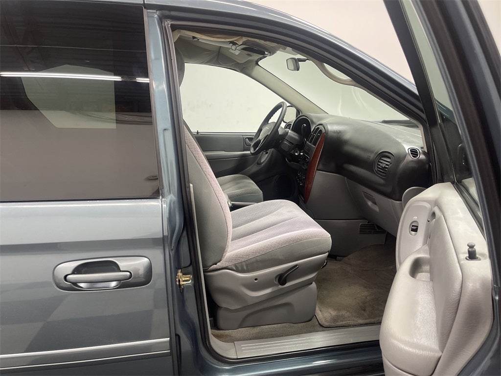 2006 Chrysler Town & Country LX