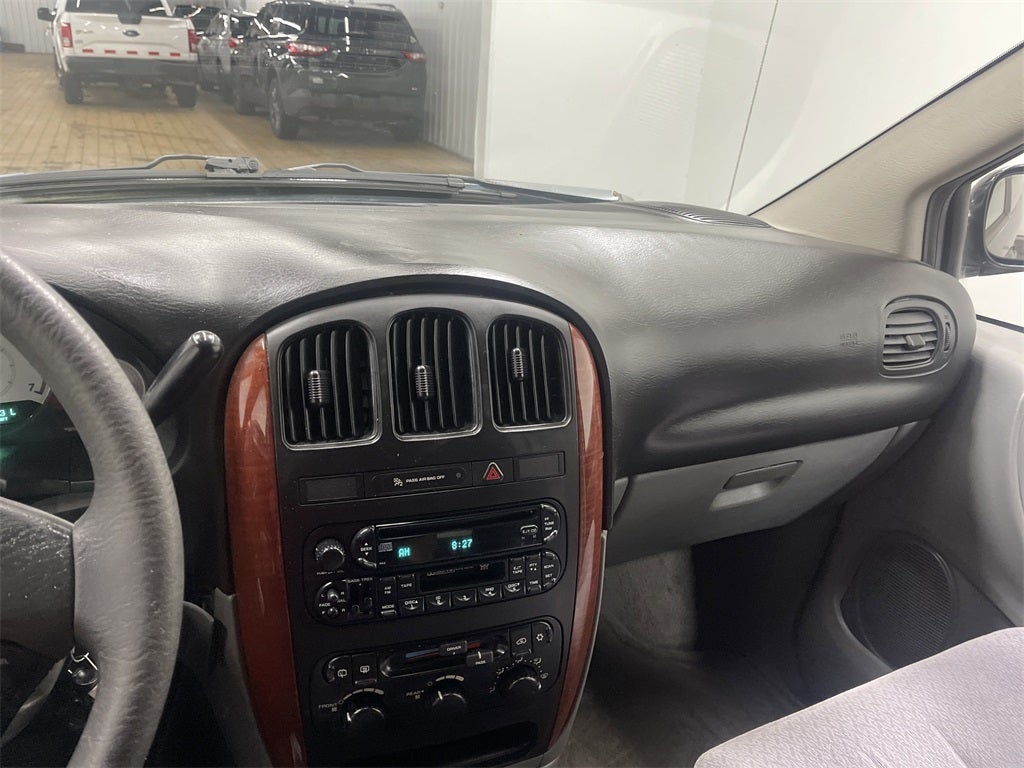 2006 Chrysler Town & Country LX