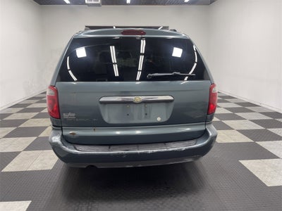 2006 Chrysler Town & Country LX