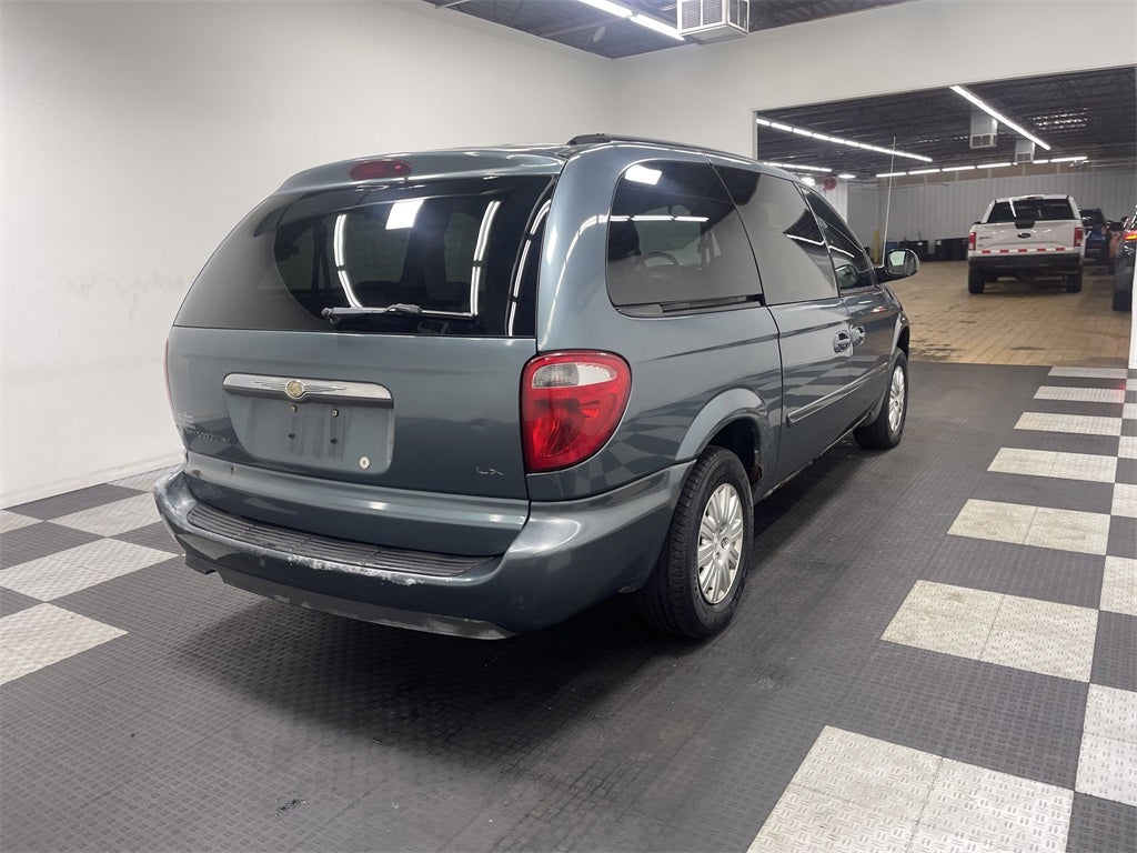 2006 Chrysler Town & Country LX