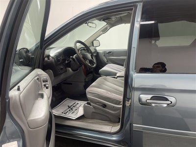 2006 Chrysler Town & Country LX