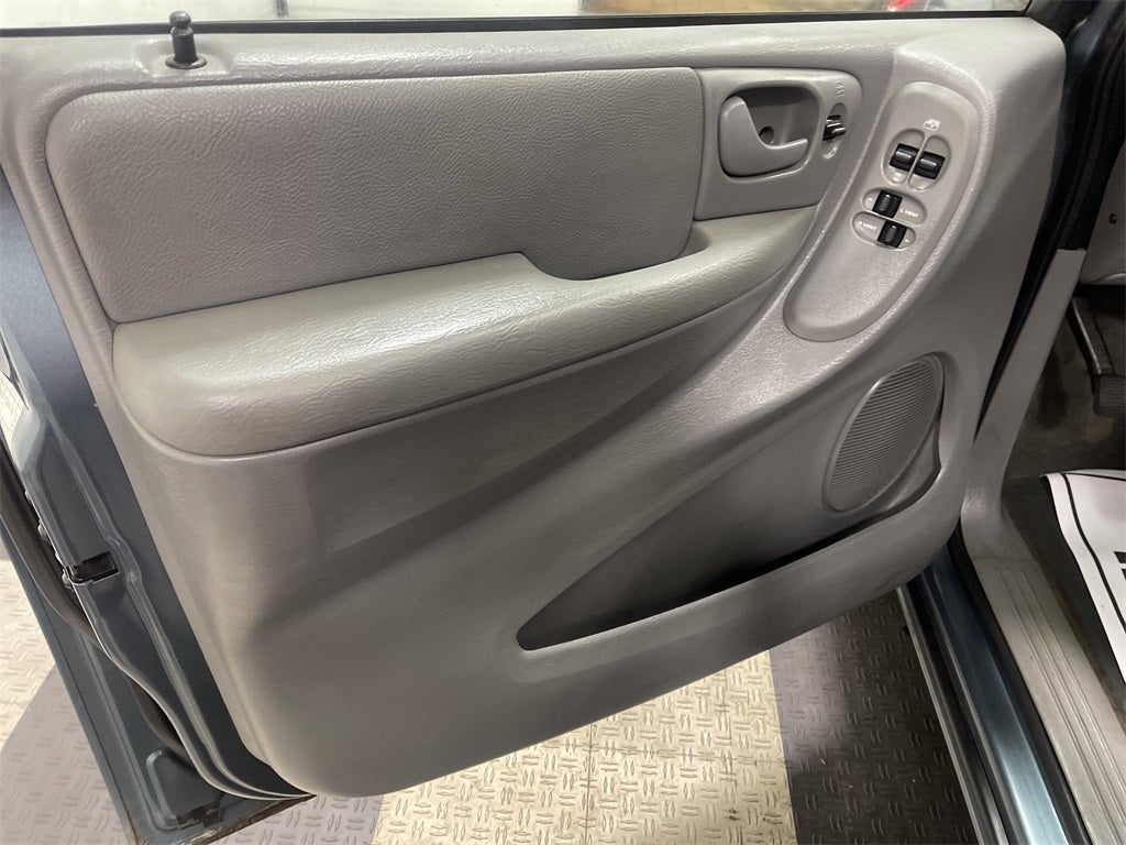 2006 Chrysler Town & Country LX