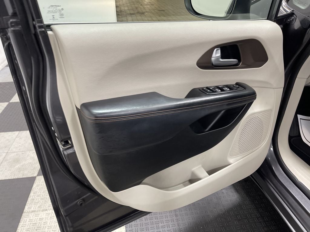 2017 Chrysler Pacifica Touring Plus