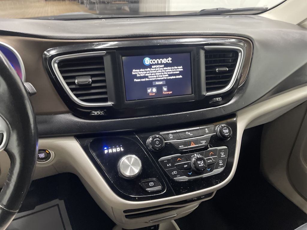 2019 Chrysler Pacifica Touring L