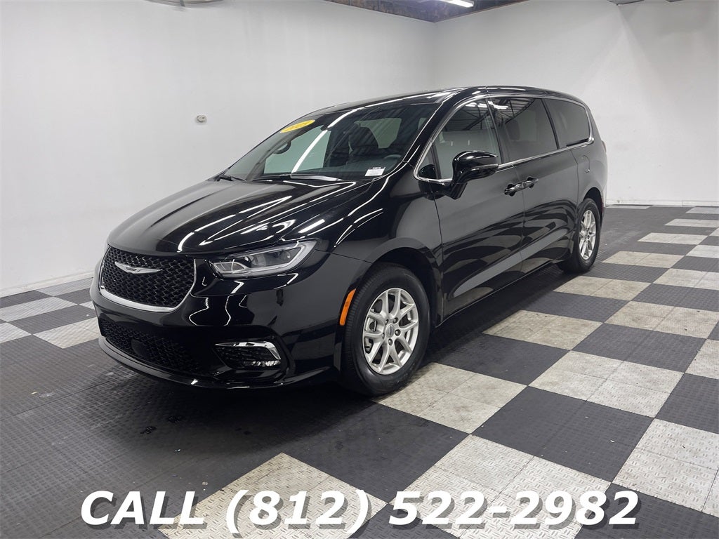 2025 Chrysler Pacifica Select