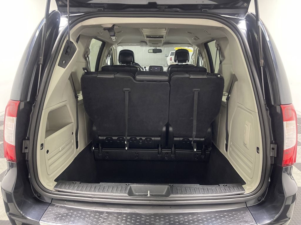 2013 Chrysler Town & Country Touring