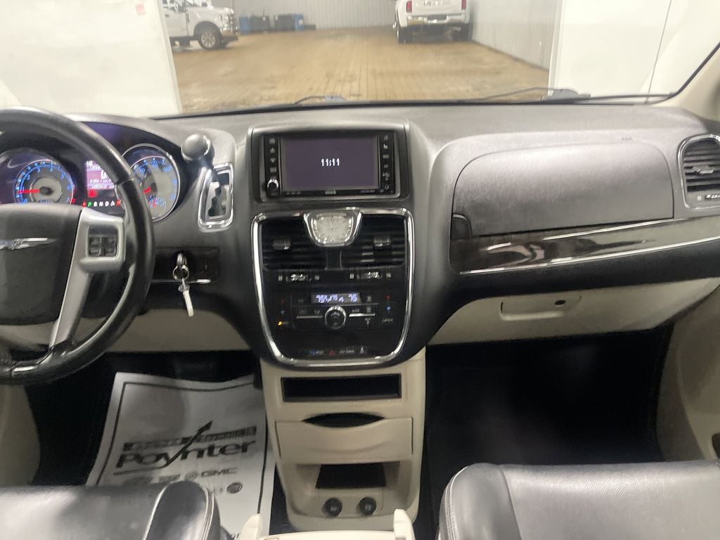 2013 Chrysler Town & Country Touring