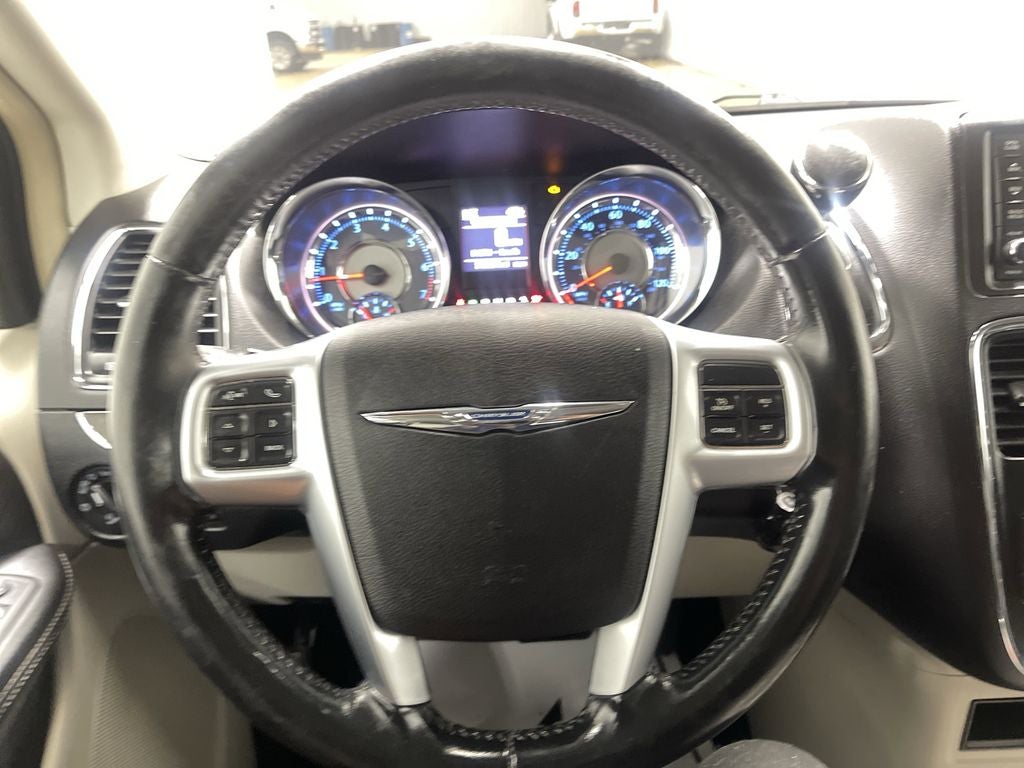 2013 Chrysler Town & Country Touring