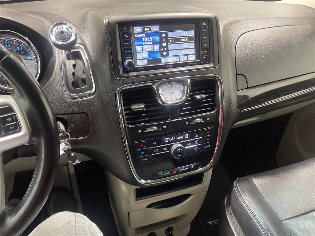 2014 Chrysler Town & Country Touring