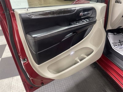 2014 Chrysler Town & Country Touring