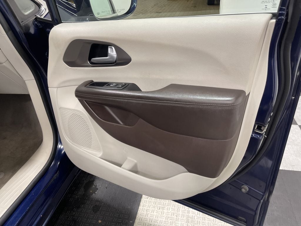 2017 Chrysler Pacifica Touring L