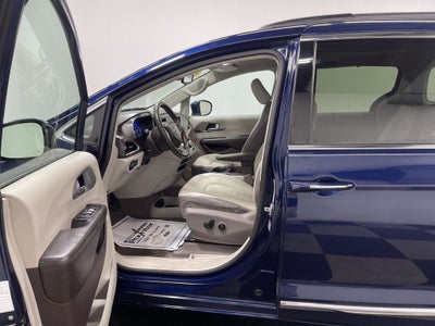 2017 Chrysler Pacifica Touring L