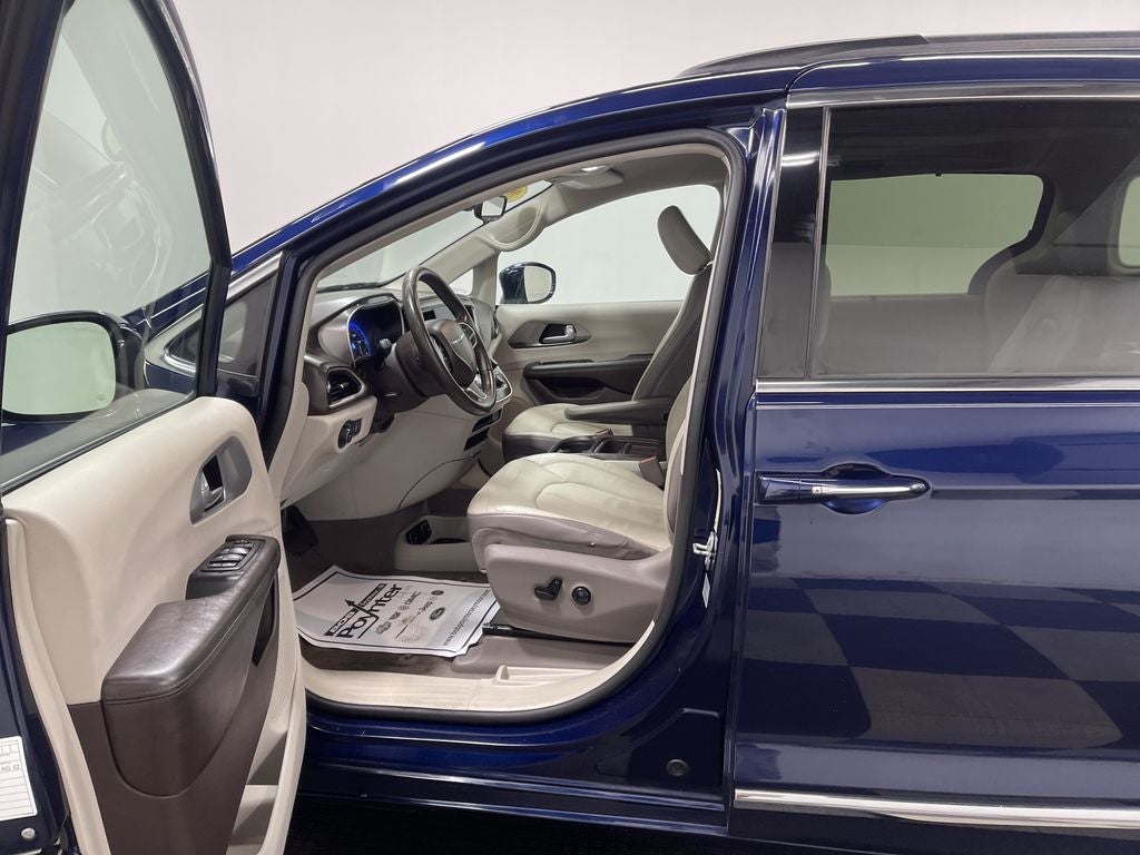2017 Chrysler Pacifica Touring L