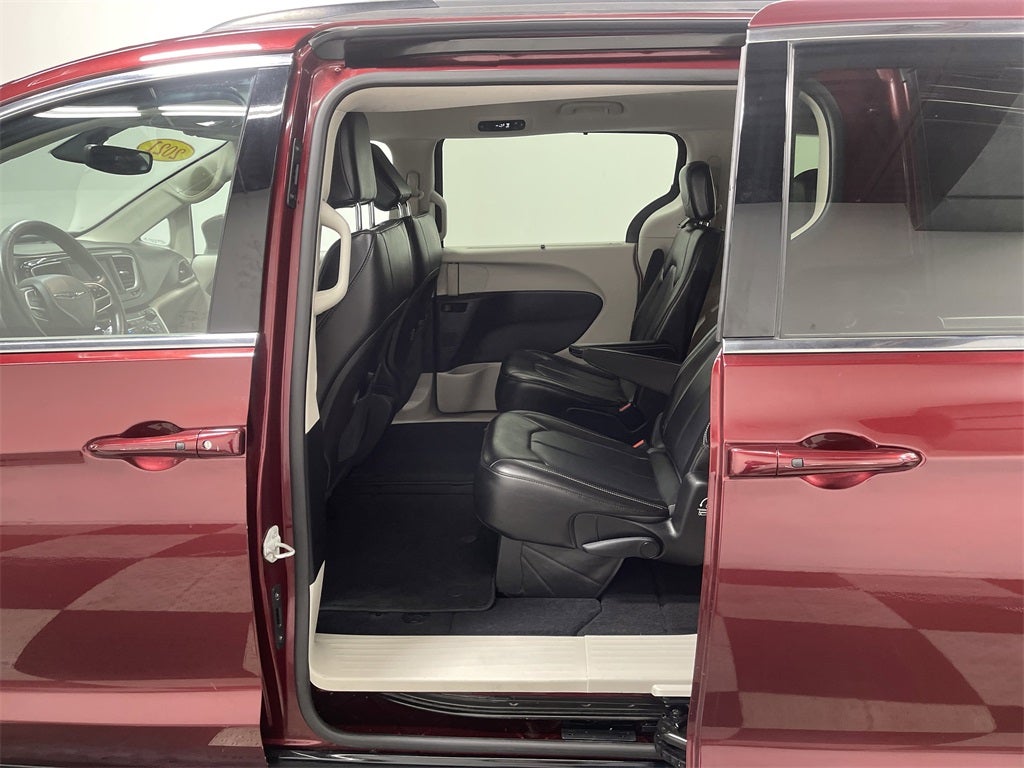 2021 Chrysler Voyager LXI