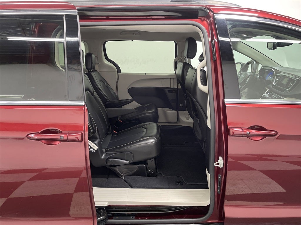 2021 Chrysler Voyager LXI