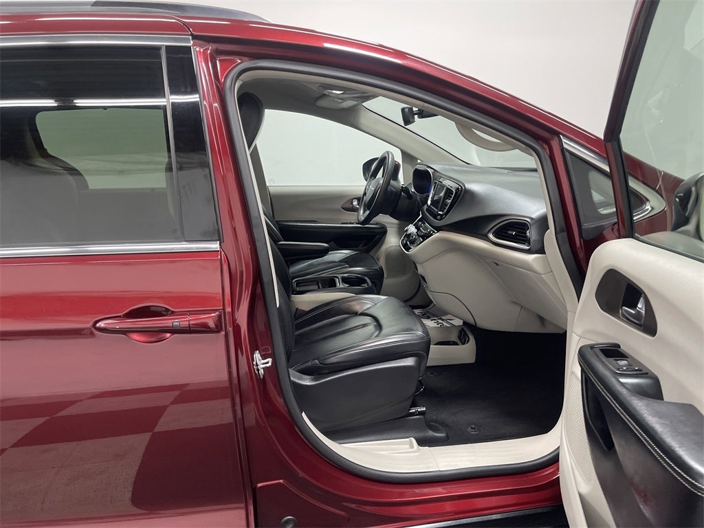 2021 Chrysler Voyager LXI