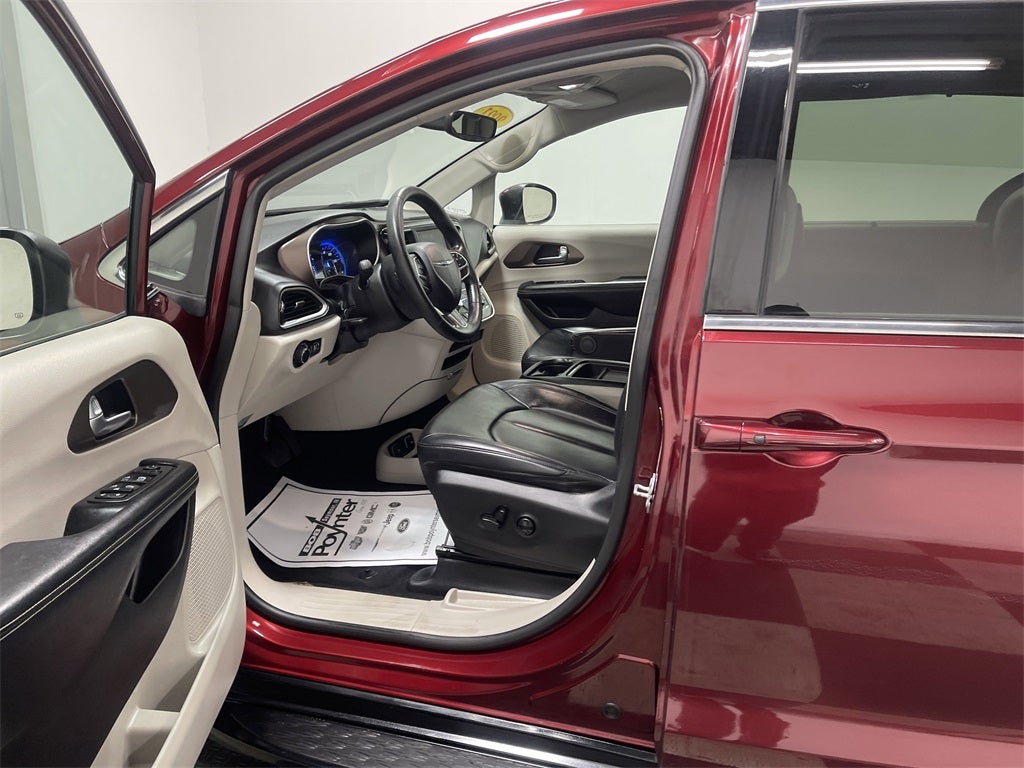 2021 Chrysler Voyager LXI