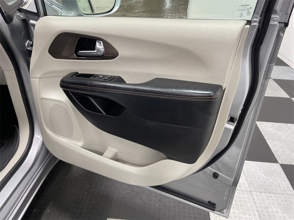 2019 Chrysler Pacifica Touring L Plus