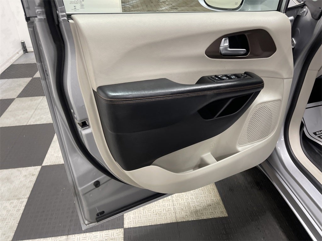 2019 Chrysler Pacifica Touring L Plus