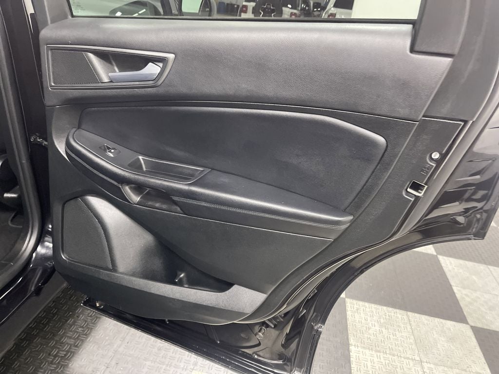 2022 Ford Edge SE