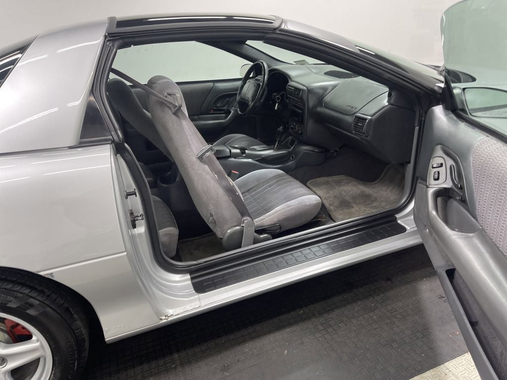 1999 Chevrolet Camaro Base