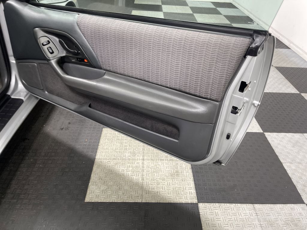 1999 Chevrolet Camaro Base